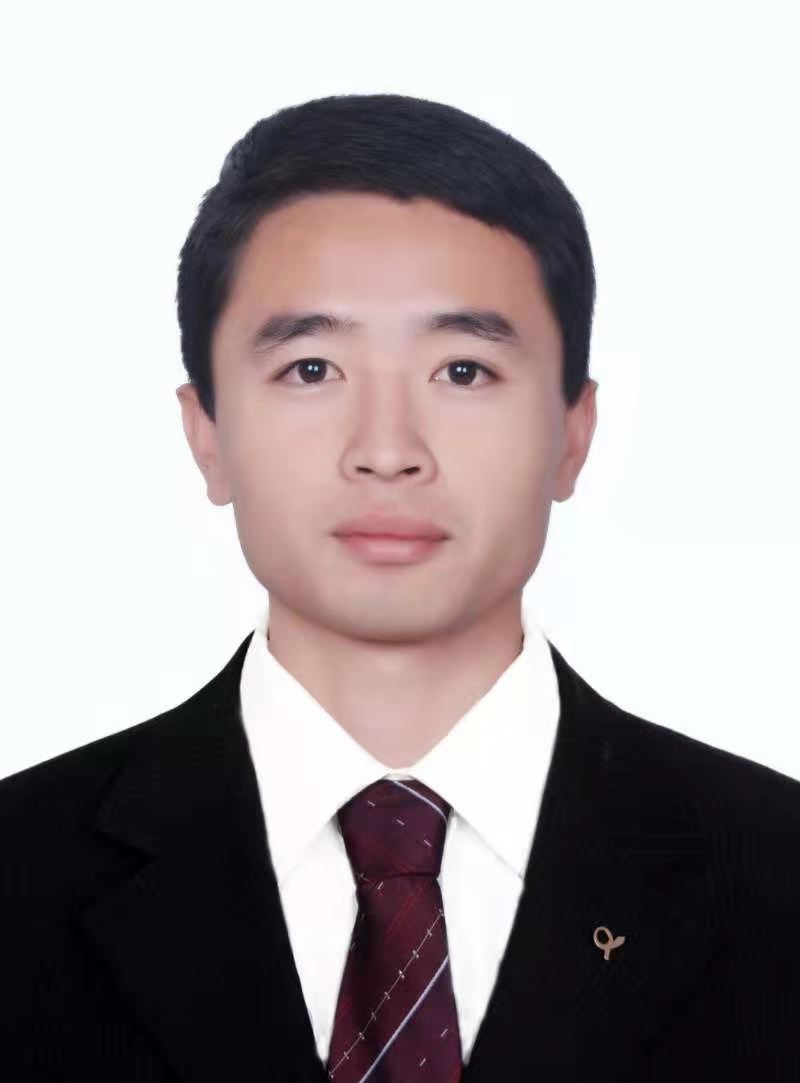 4裴冠龙.jpg