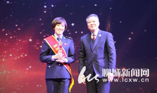 “聊城好人年度十大人物颁奖典礼”侧记