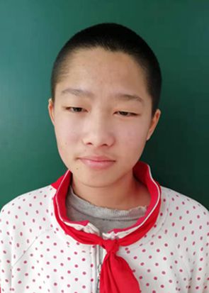王珺琦一寸照片.jpg